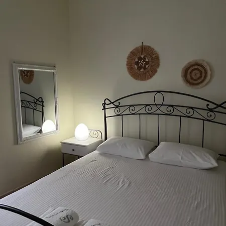 Aurantiasuites Koroni (Messinia)