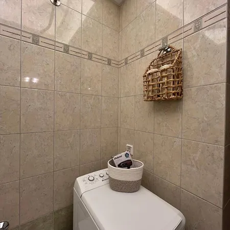 Aurantiasuites Koróni